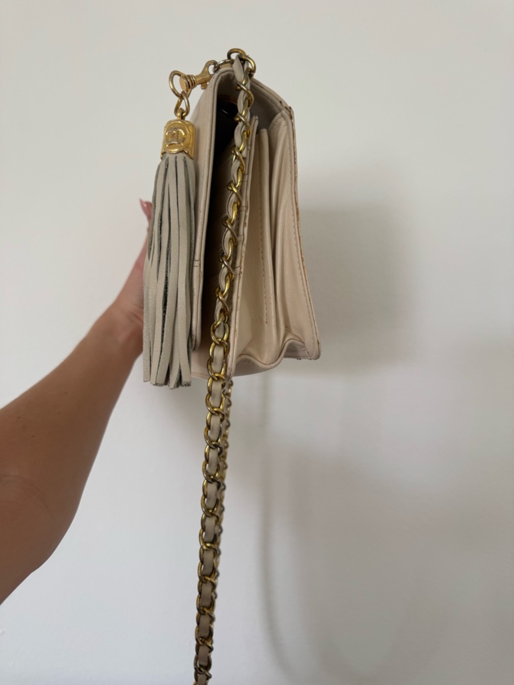 Vintage Chanel Pre-1986 CC Logo Lambskin Crossbody with Gold Tassel - Picture 4 of 16